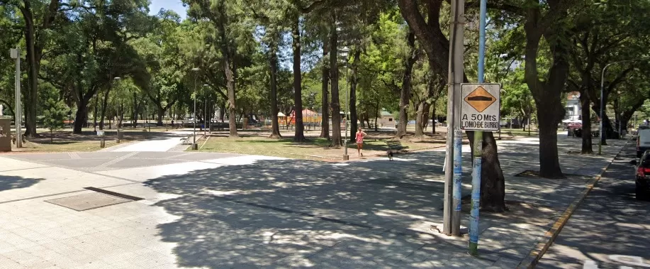 PLAZA URQUIZA. Imagen ilustrativa de Google Maps