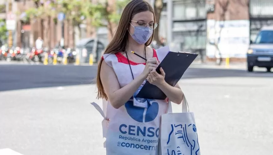 Los censistas recorrerán las casas con una pechera oficial