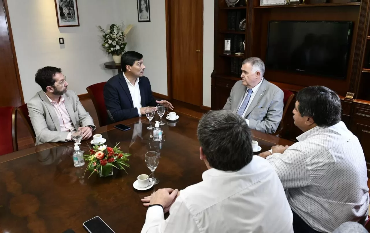 OSVALDO JALDO,reunido con representantes de la mutual