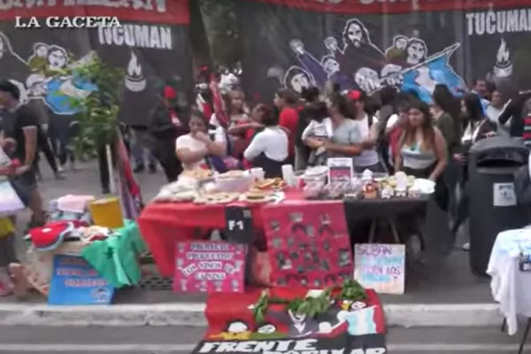 Marcha federal piquetera: instalaron puestos para mostrar sus productos