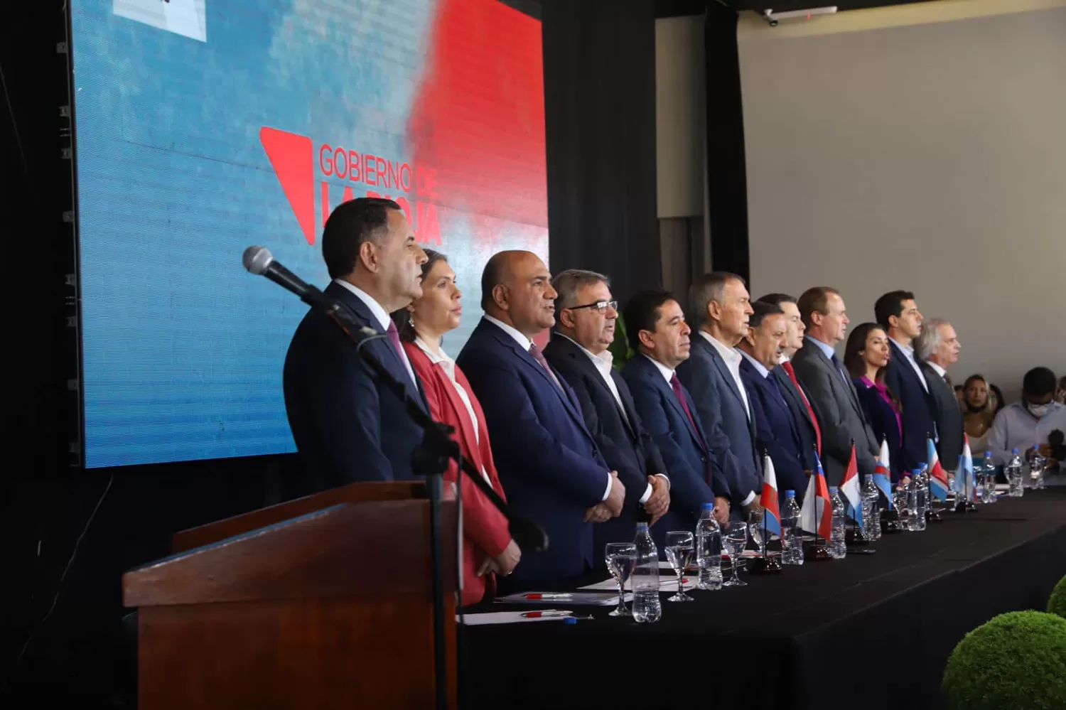 EN LA RIOJA. Regino Amado participó de la reunión entre funcionarios chilenos y argentinos. Foto: prensa y difusión