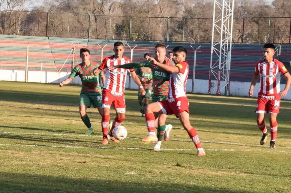 LA ÚLTIMA VEZ. Por el campeonato pasado, Agropecuario recibió a San Martín el 5 de julio de 2021. Aquella tarde, el “Santo” lograría imponerse cerca del final del duelo gracias a un gol de Lucas Cano.  Foto de Ornella Nieto - Prensa Agropecuario