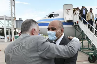 Manzur y Jaldo y el riesgo de pagar el exceso de equipaje