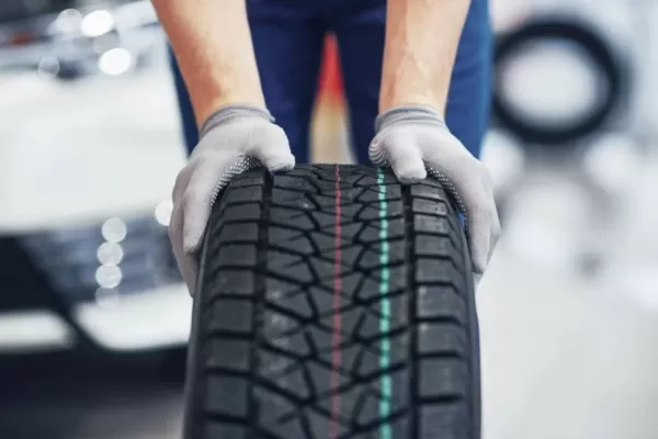 La odisea de comprar neumáticos en Tucumán