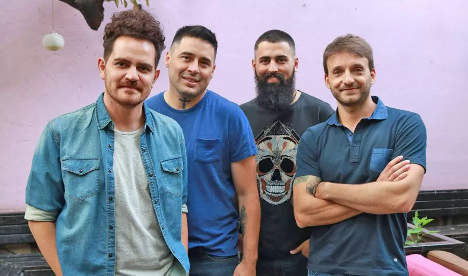 NUEVOS Y VIEJOS. Ahyre se formó de desprendimientos de Los Huayra y Los 4 de Salta para conformar una banda con identidad y camino propio.  