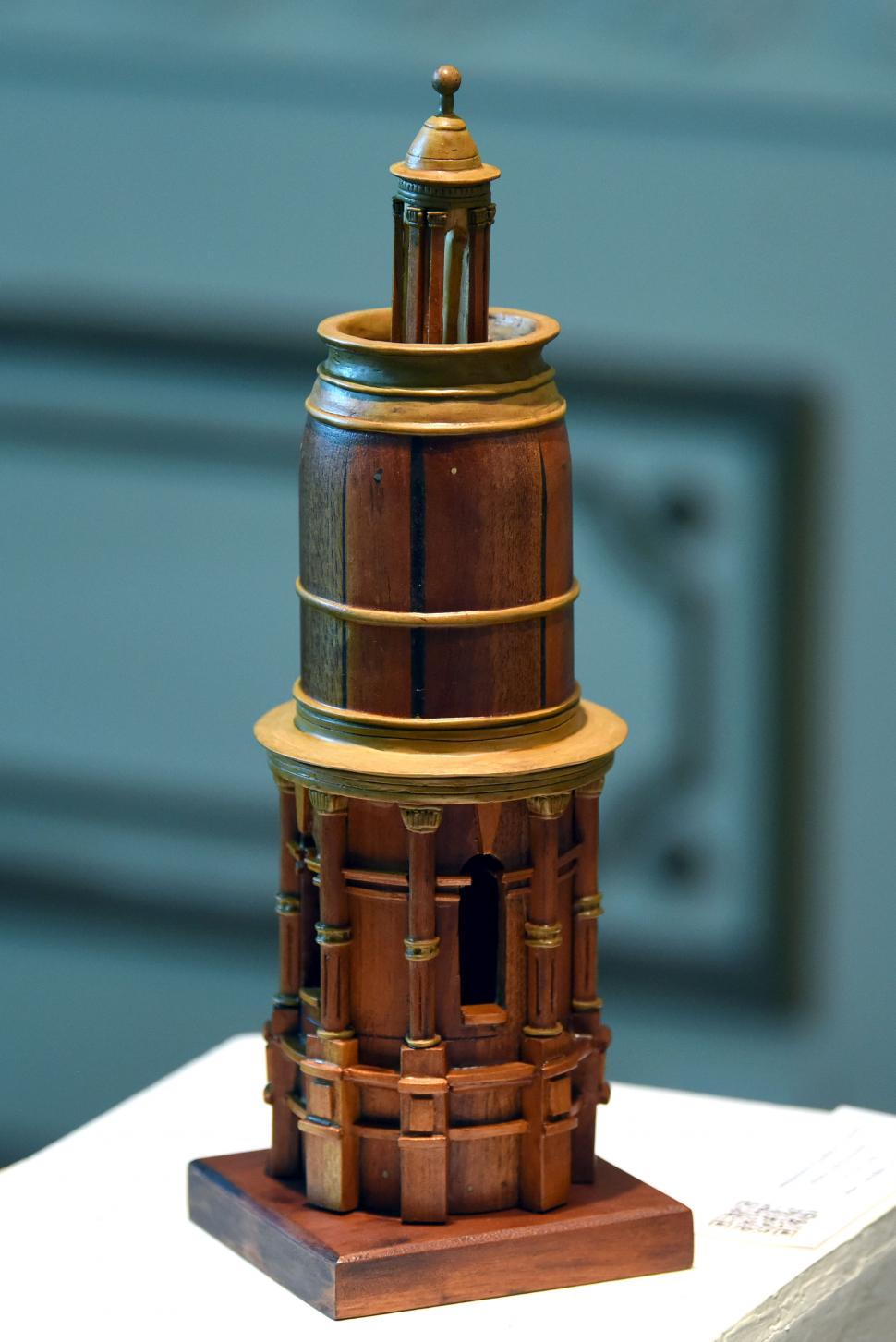 VALOR RELIGIOSO. El campanario de la iglesia de Nuestra Señora del Rosario. 