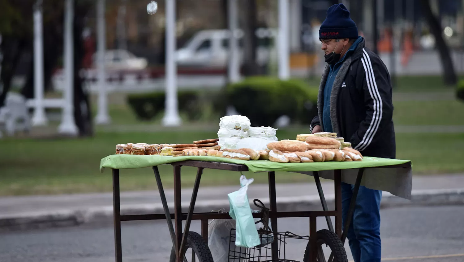 ABRIGO. Las precipitaciones provocaron la caída de la sensación térmica en toda la provincia.