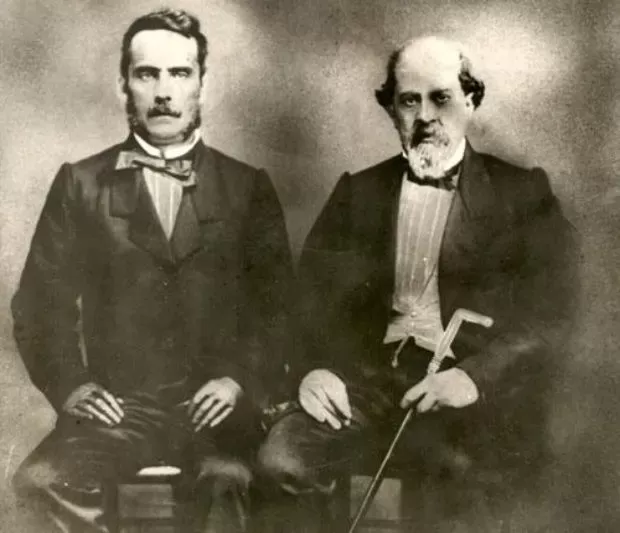LOS NARRADORES. Pedro Alurralde (hijo) junto a Domingo Sarmiento. 