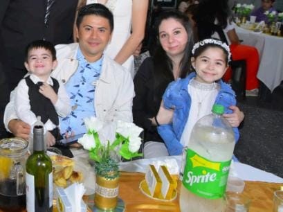 LOGRO COMPARTIDO. César (padre) y Franco (hijo) finalizaron juntos sus estudios universitarios. 