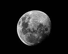 BAJO LA INMENSIDAD DEL CIELO. La expedición a Tolar Grande hizo tomas fotográficas de práctica, para prepararse para el eclipse de Luna de hoy. 