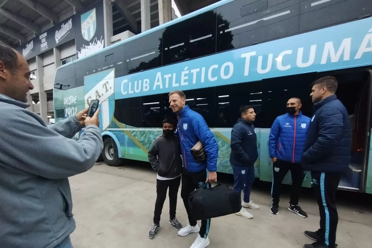 El plantel, antes de partir a Salta.