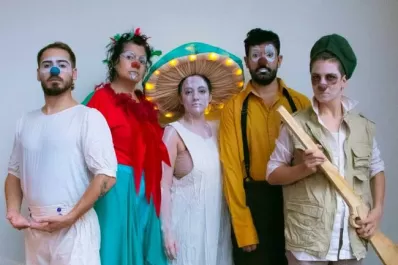 Un grupo de clowns trata temas serios con humor, para los niños