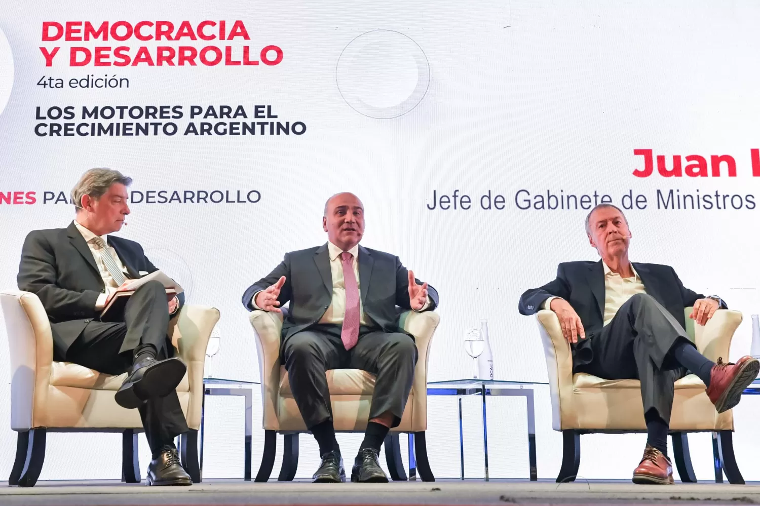 JUAN MANZUR. Disertó junto al presidente de la Corte Suprema de Justicia, Horacio Rosatti ,y al gobernador Schiaretti.