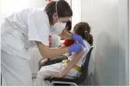 Aprueban las dosis de refuerzo para niños de 5 a 11 años con la vacuna de Pfizer