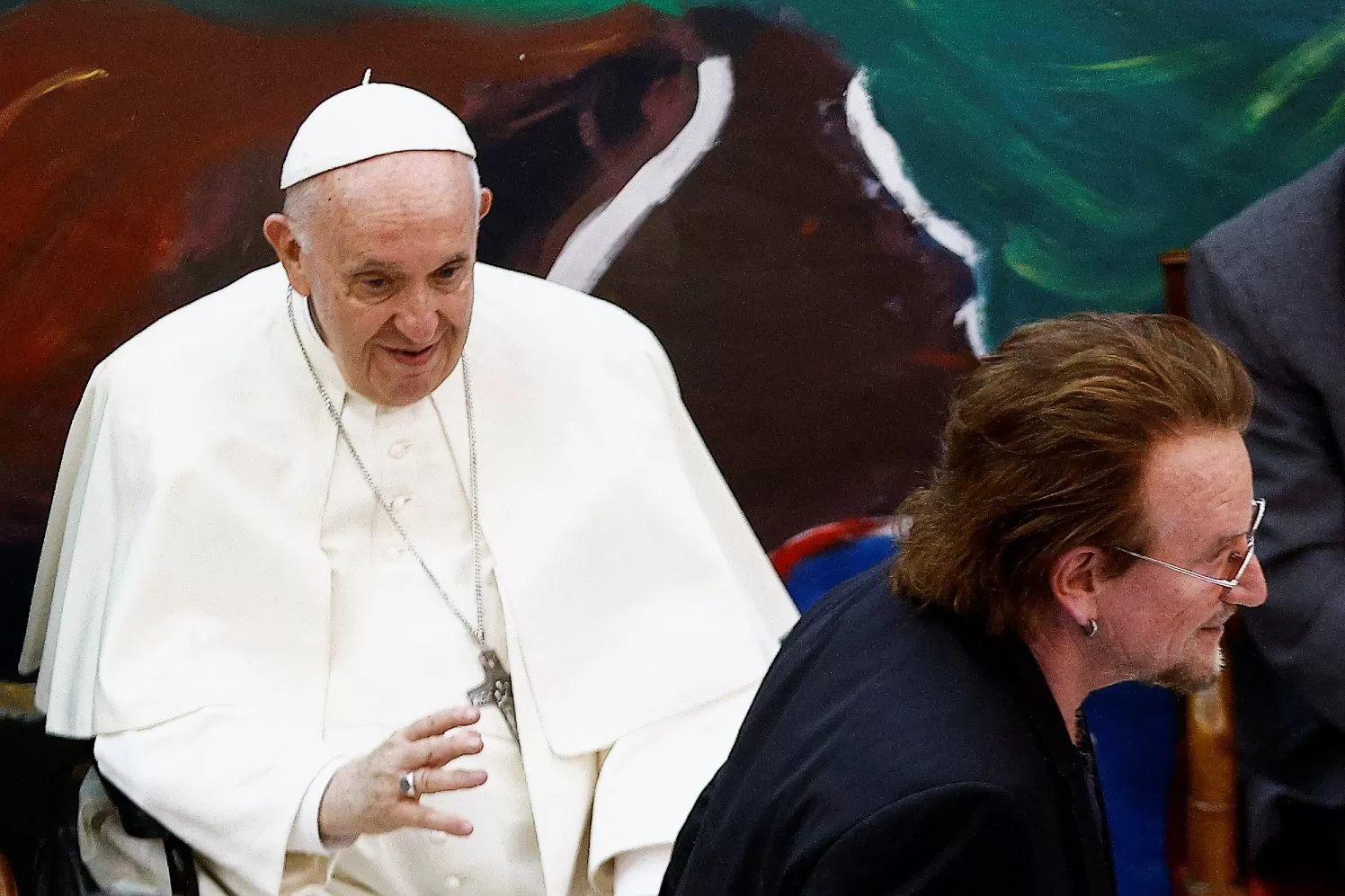 BONO Y EL PAPA. Compartieron un acto organizado por Scholas Occurrentes.