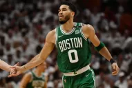 Boston Celtics le robó un juego a Miami Heat y empató las finales del Este en la NBA