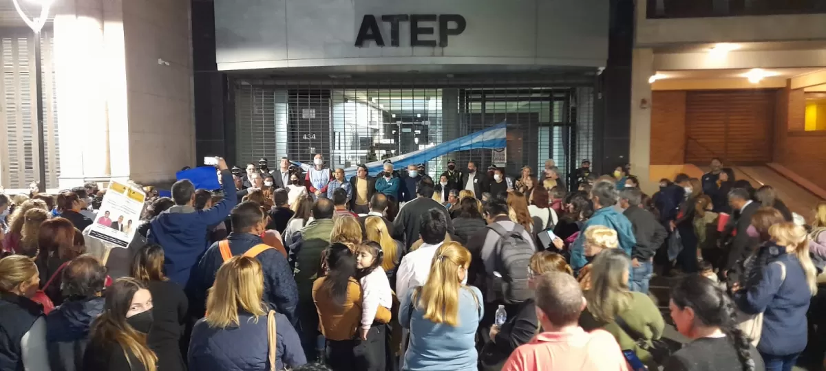 ATEP. Brito asumió de manera simbólica frente al gremio tras las elecciones.