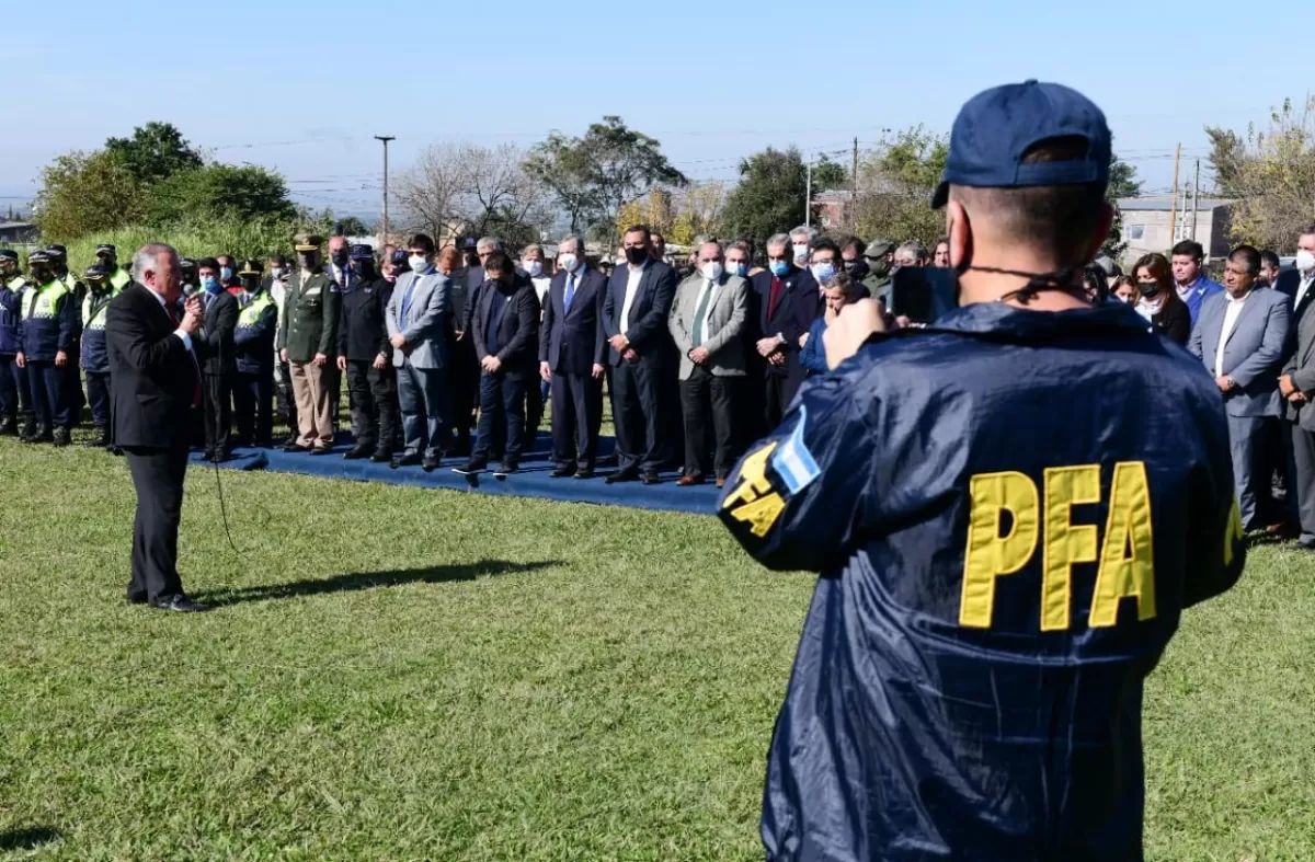 EN YERBA BUENA. Jaldo lanzó el Operativo Lapacho en un acto que convocó a autoridades de los tres poderes del Estado. Foto Prensa Gobernación