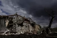 Tres meses de bombardeos devastaron a Ucrania, pero la resistencia continúa