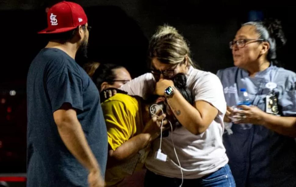 El martes en la noche varias familias recibieron la noticia de que sus hijos habían muerto.Getty Images