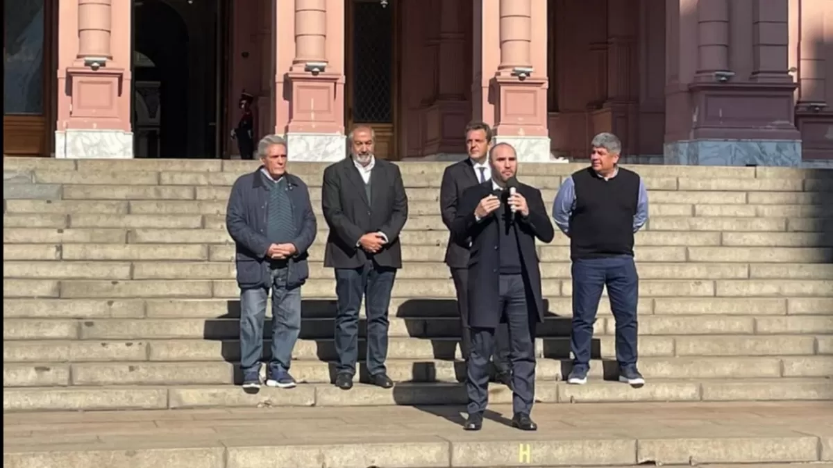 El ministro Martín Guzmán, al hacer el anuncio oficial.