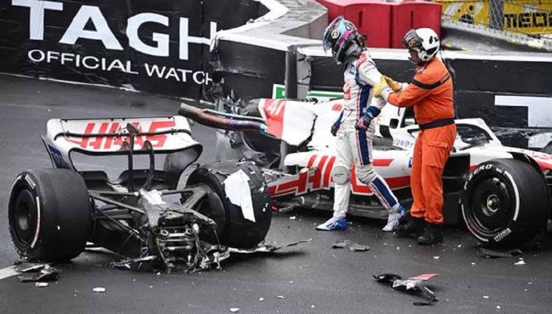 Fórmula 1: Mick Schumacher chocó y su auto se partió por la mitad