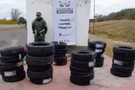 Gendarmería decomisó cubiertas y hojas de coca en Tucumán