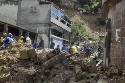 Más de 100 personas están desaparecidas por las inundaciones en Brasil