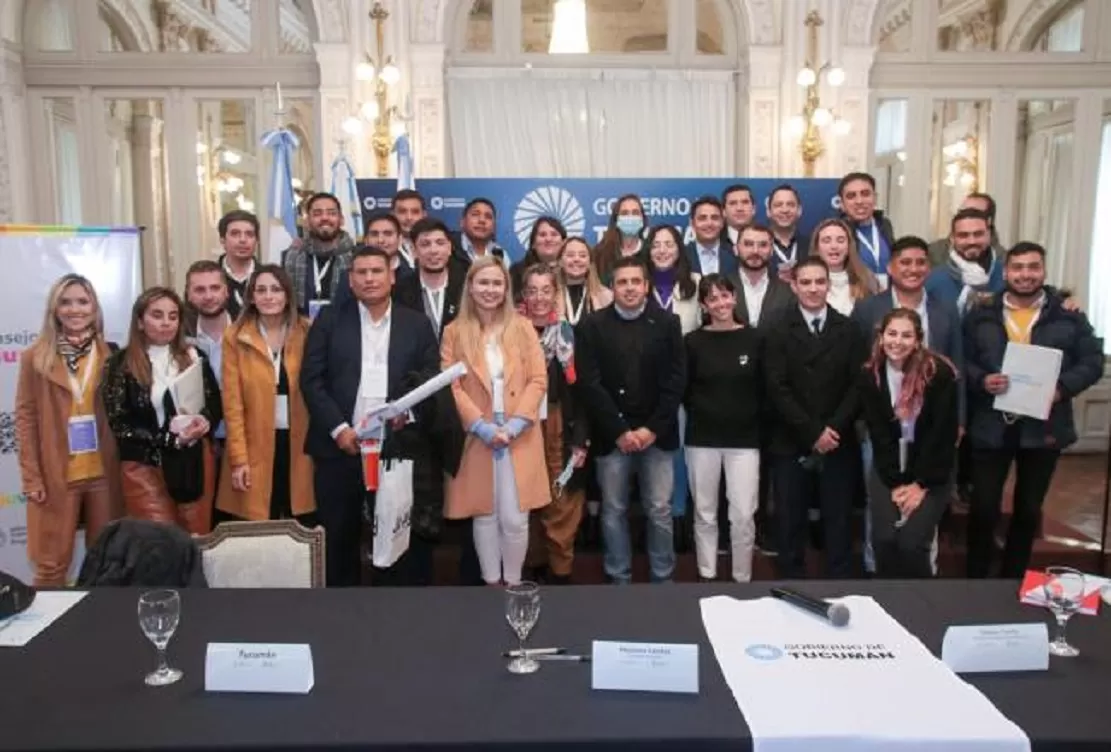 En el Salón Blanco se realizó la sesión del Consejo Federal de Juventudes.