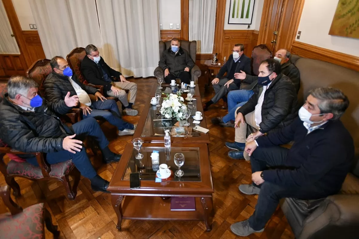 EN CASA DE GOBIERNO. Jaldo, durante el encuentro que encabezó esta tarde. COMUNICACIÓN PÚBLICA TUCUMÁN