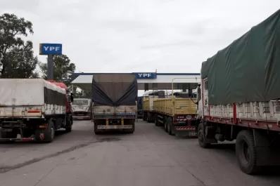 Faltante de gasoil: una reunión definirá si los transportistas de carga van al paro en Tucumán