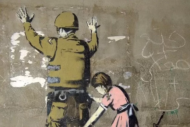 CRÍTICO. A través de sus creaciones, Banksy denuncia situaciones sociales. 