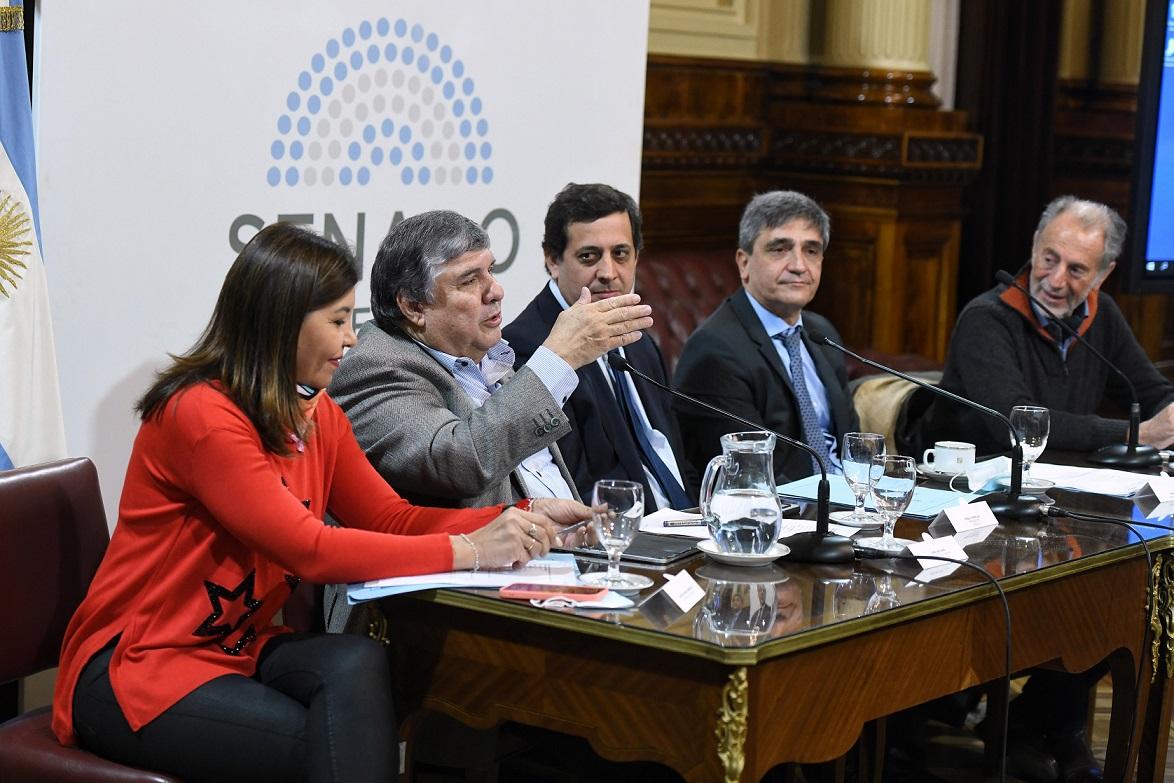 MESA DEL CITRUS EN EL SENADO. Foto de prensa Pablo Yedlin