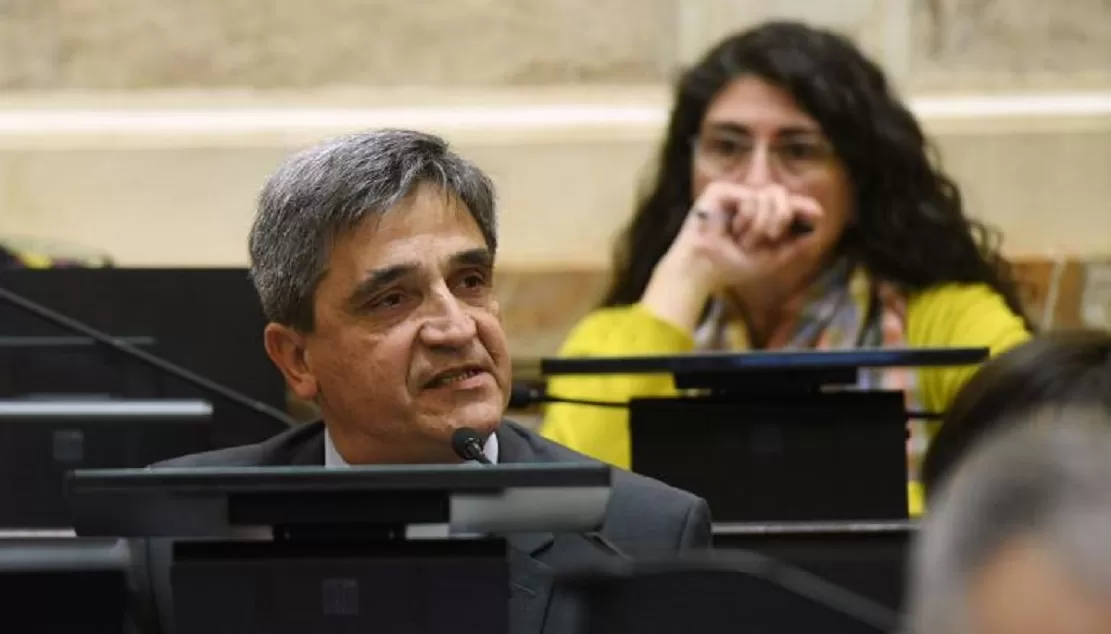 Yedlin defendió la gestión de la pandemia en Argentina