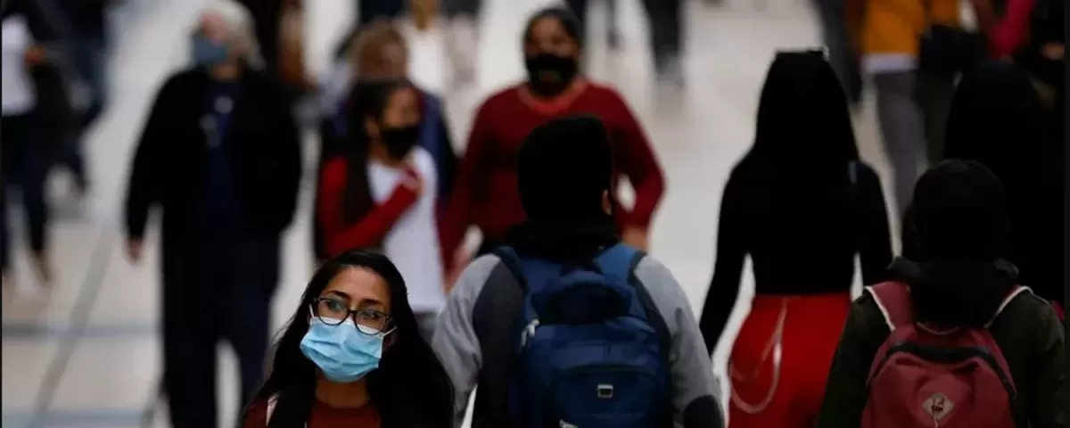 MÉXICO. Pese al repunte de contagios, las muertes y hospitalizaciones se mantienen bajas. Foto de Reuters