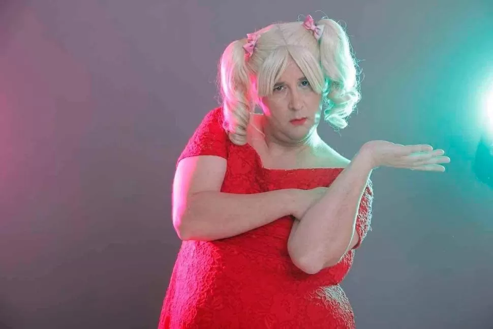 CHICA COMPLICADA. Luly, interpretada pór Pablo Angeli, encarna las idas y vueltas de las relaciones amorosas.  