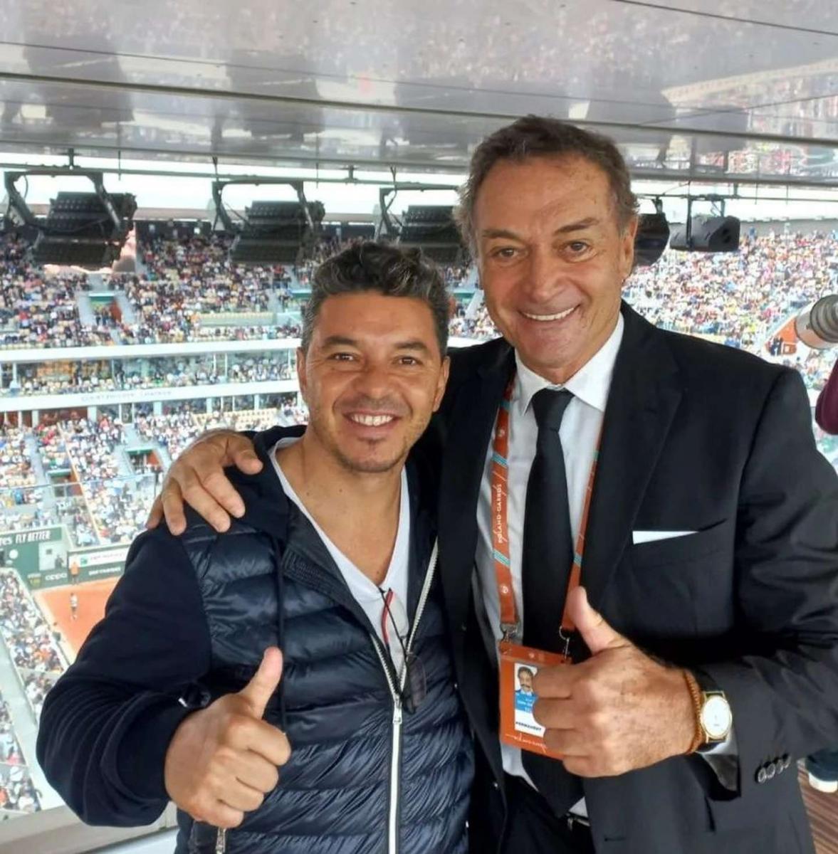 Marcelo Gallardo junto a José Luis Clerc en Roland Garros