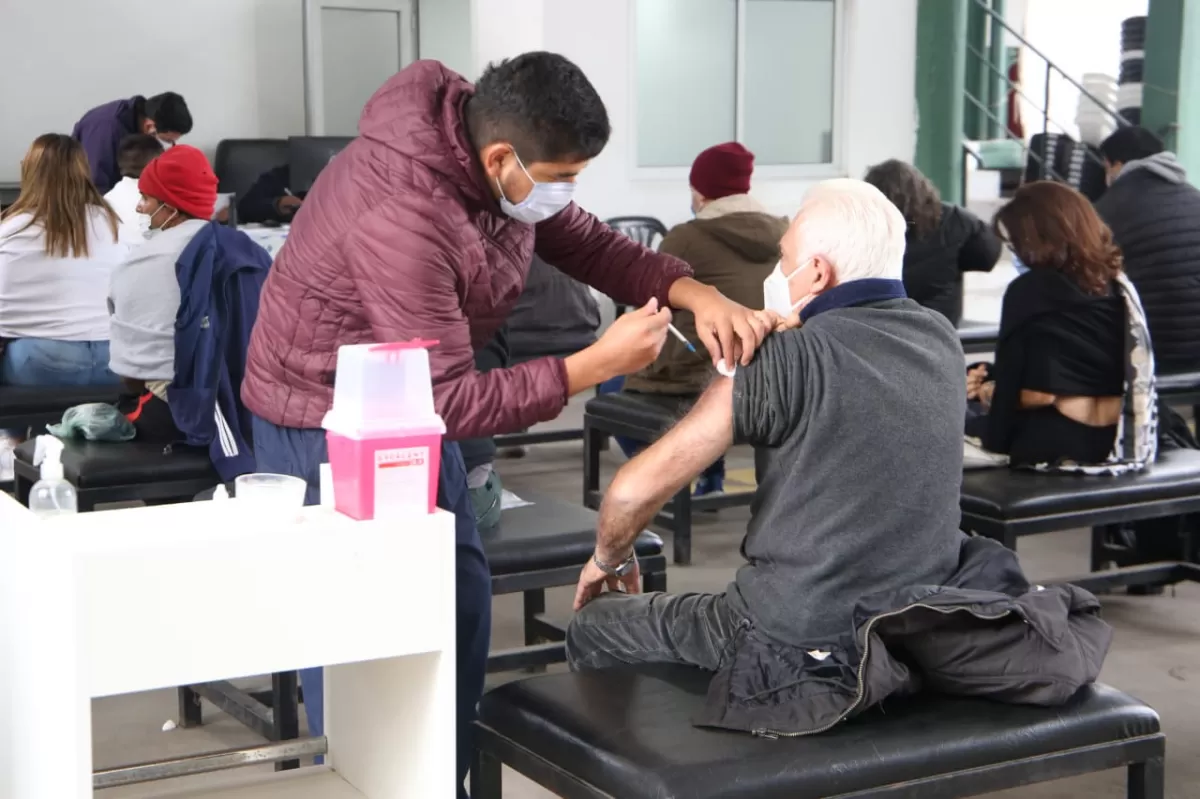 VACUNACIÓN CONTRA LA GRIPE. Foto de Prensa Siprosa