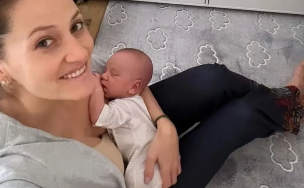 Mica Viciconte con su primer hijo, Luca Cubero.