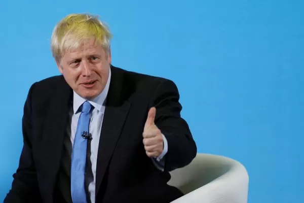 Boris Johnson sobrevive a la destitución, pero queda herido