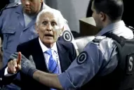 El represor Miguel Etchecolatz fue beneficiado con la prisión domiciliaria