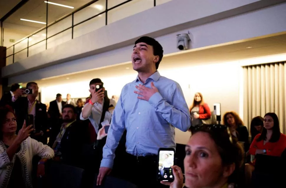 LITIO. El joven dijo que Almagro facilitó el saqueo de recursos de Bolivia.   