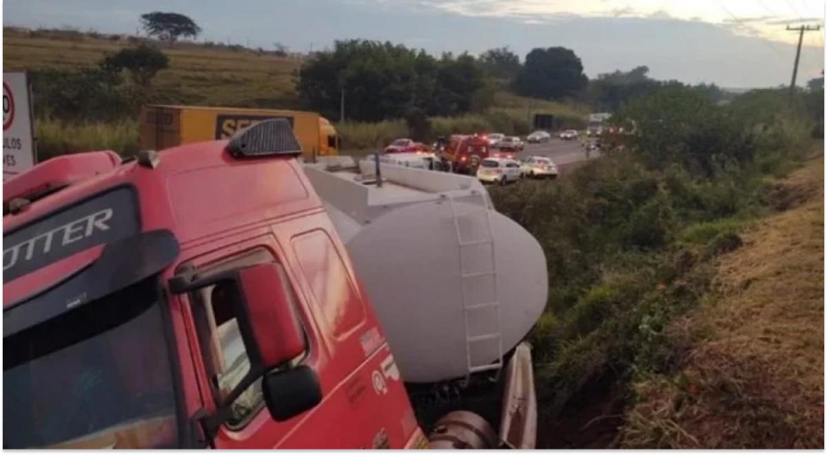 Brasil: un periodista fue a cubrir un accidente vial y se enteró en vivo que la víctima fatal era su hijo