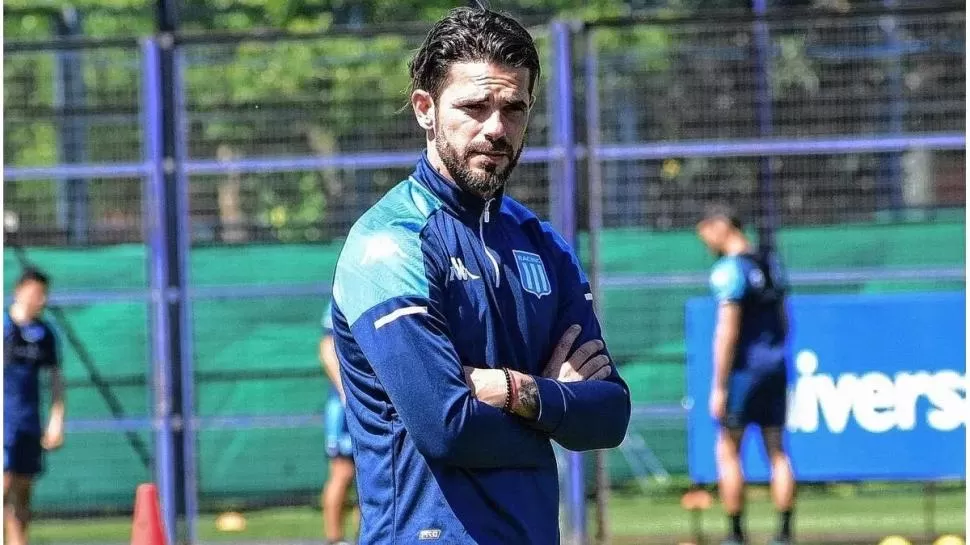 ENTRENADOR. Fernando Gago confía en la recuperación de la “Academia”. 