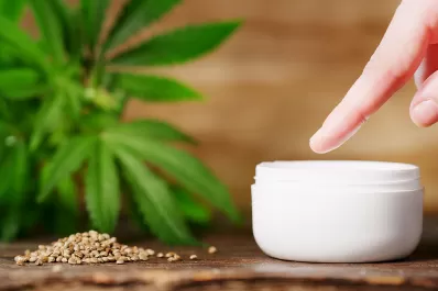 La Anmat prohibió dos cremas elaboradas con cannabis: cuáles son las razones