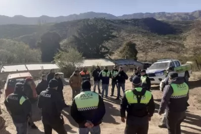 Desalojaron a personas que impedían el acceso a la Estancia Los Alisos