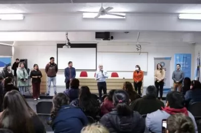 Lichtmajer: Por cada adulto que retoma la escuela hay un niño que no la deja