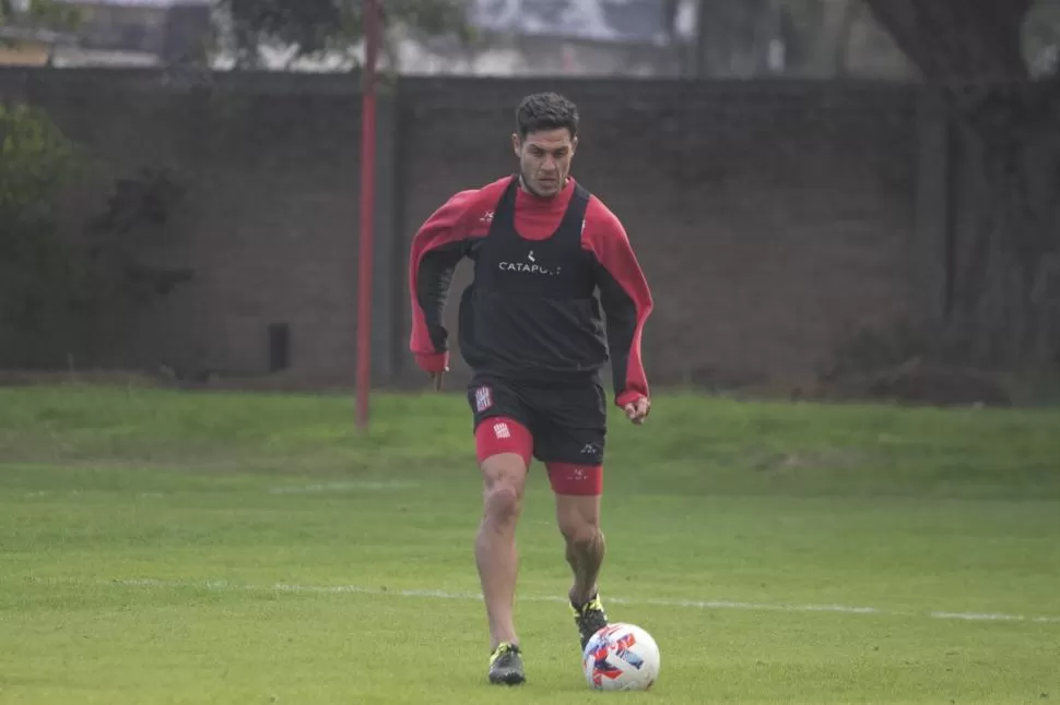 NO SE DETIENE. González trabaja en silencio y espera mostrarse en la cancha. 