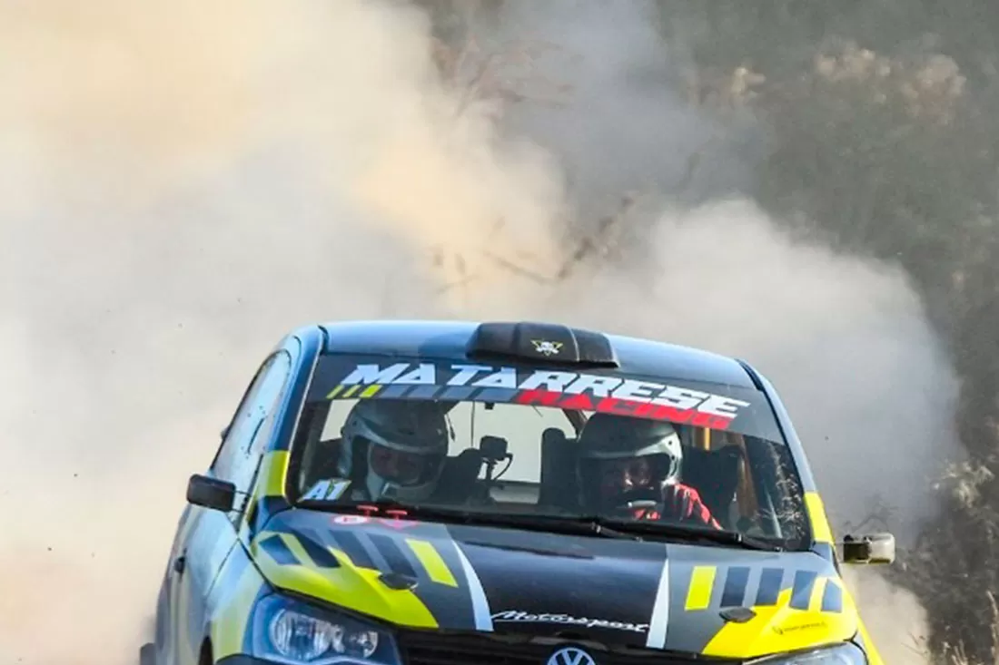 GRAN CAMBIO. García Hamilton volvió a los caminos, con un nuevo auto de tracción simple.