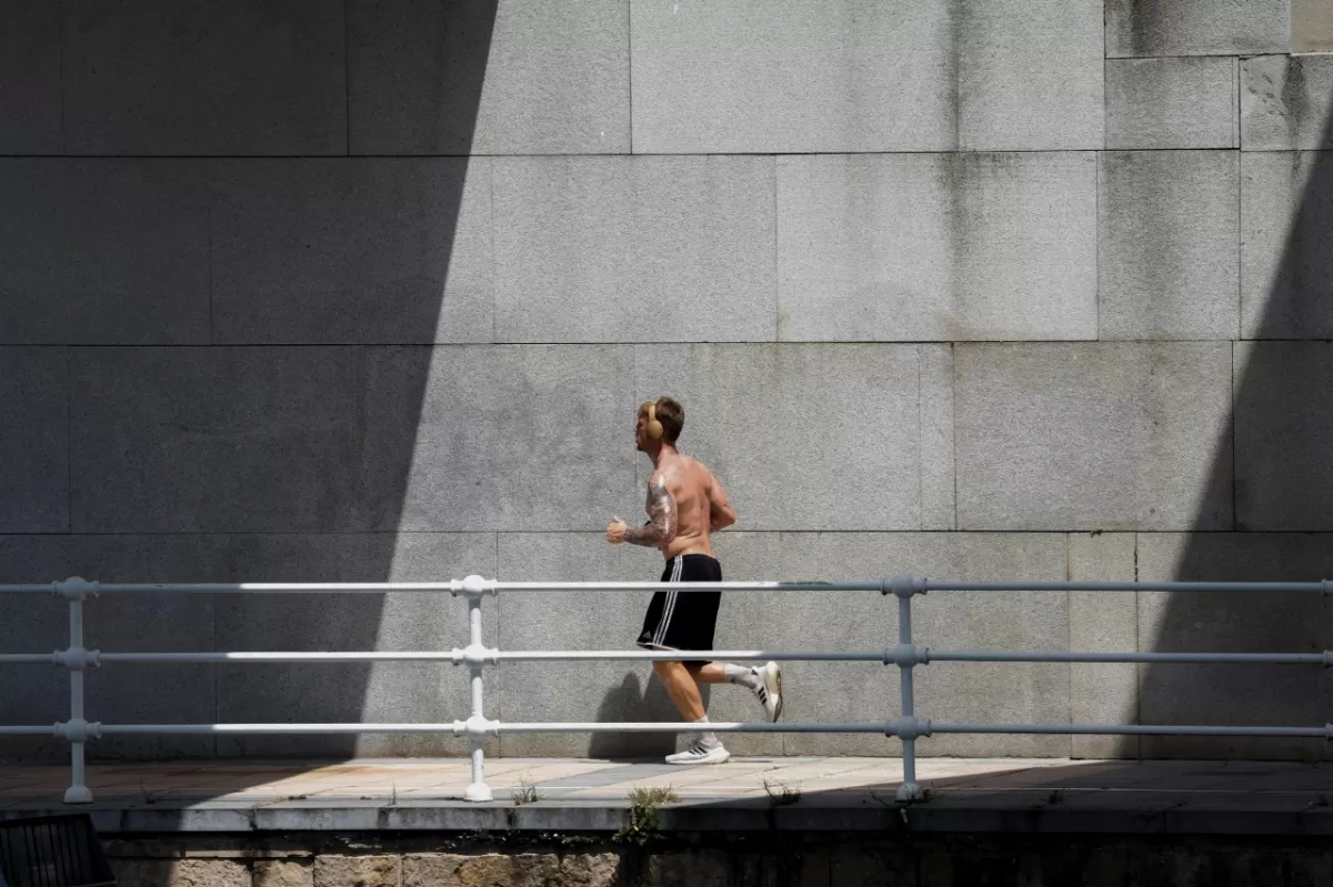 En medio de la ola de calor, España lucha contra incendios forestales